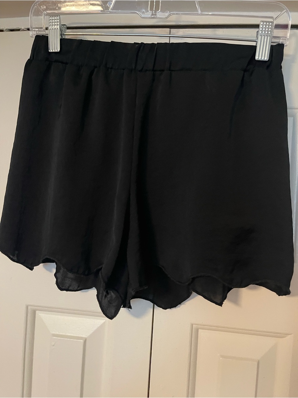 audrey Black High-Waist Scallop Hem Women's Shorts